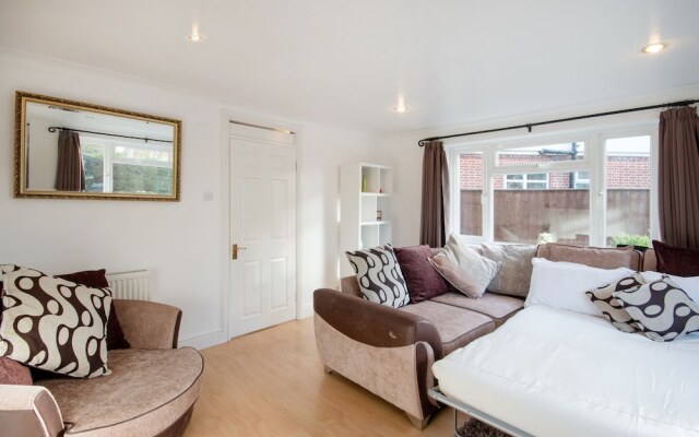 Sulston Lodge 3-Bedroom House