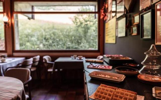 Hotel Les Cedres