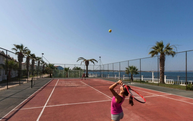 Lucas Didim Resort