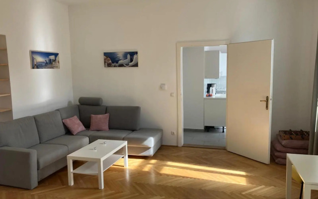 Ruhige Wohnung in Helenental