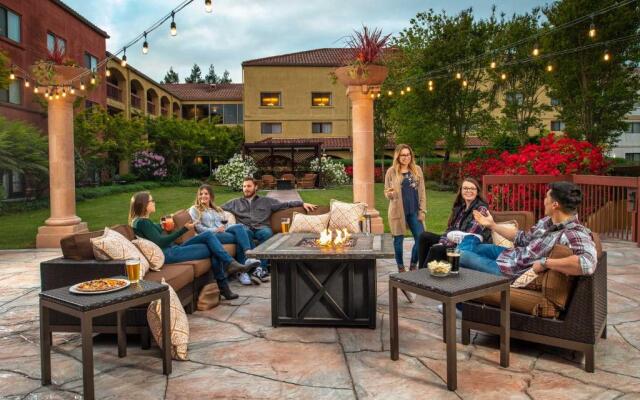 DoubleTree by Hilton Sonoma - Wine Country