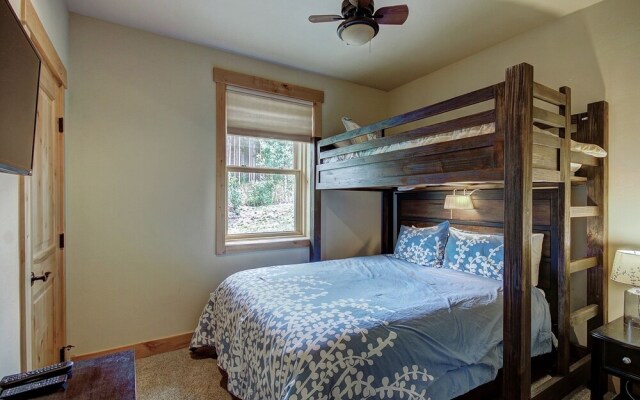 Maggie Point 3 Bedroom Townhouse by RedAwning