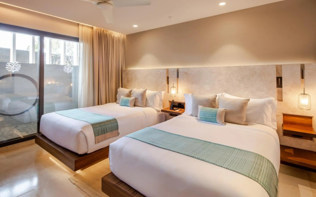 The Club at Solaz, Luxury Villas
