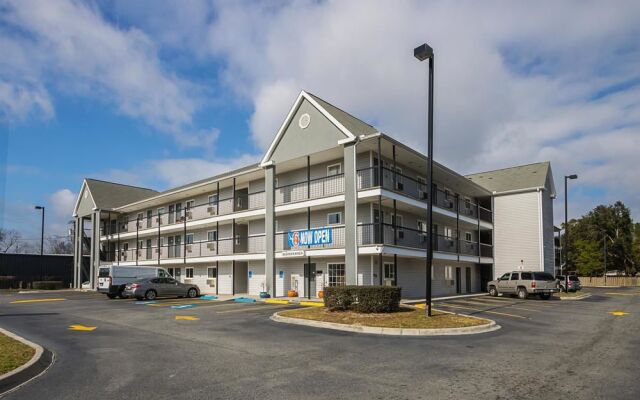 Motel 6 Savannah, GA