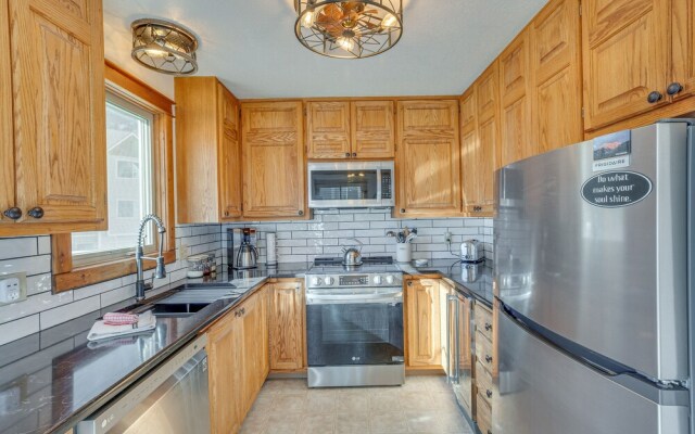 Spacious Ouray Townhome - Walk to Hot Springs!