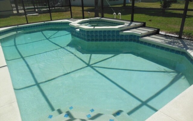 3 Bedroom, 2 Bath Disney Pool Home!