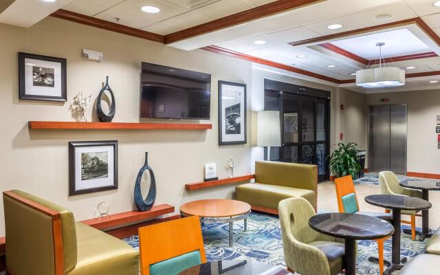 Hampton Inn & Suites Knoxville-Downtown