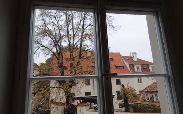 Pvh Charming Flats Hroznova