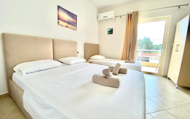 Foti Rooms