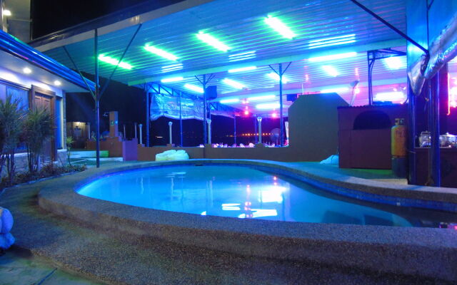 Blue Rock Beach Resort