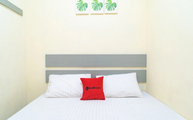RedDoorz near CBD Ciledug