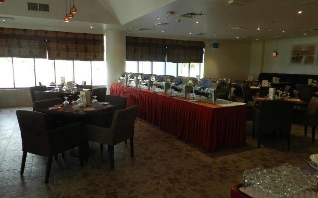 Sun & Sands Seaview Hotel