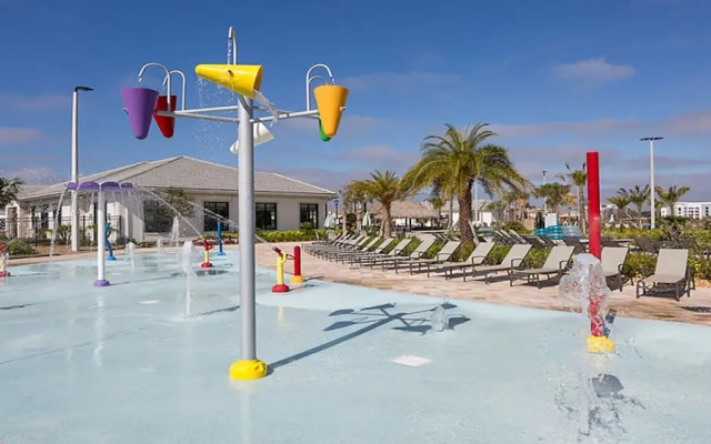 Family Oasis: Pool, Themed Rooms & Resort Access