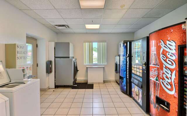 Motel 6 Tewksbury, MA - Boston