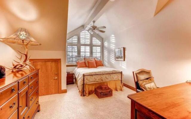 Ski, in Ski out 3 Bedroom Vacation Condo with Resort Amenities