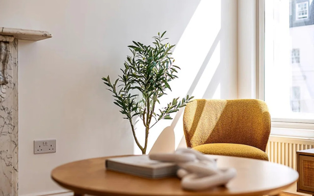 Urban Luxury in the Heart of Chelsea - King Bed!