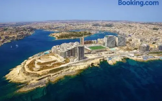 Seaside Bliss 3BR Holiday Apartment Sliema