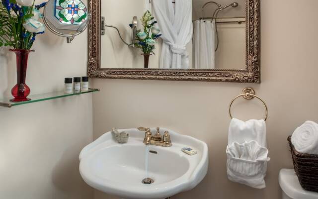 White Oak Manor Bed & Breakfast