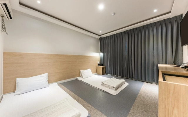 Pohang Jukdodong Gallery Hotel