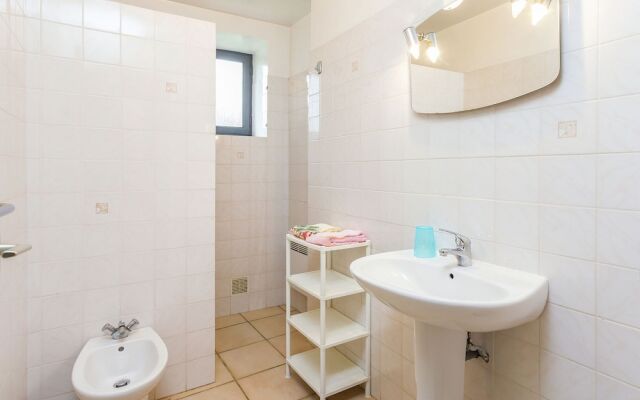 Beautiful Holiday Home in Wooded Grounds Near Villefranche-du-périgord