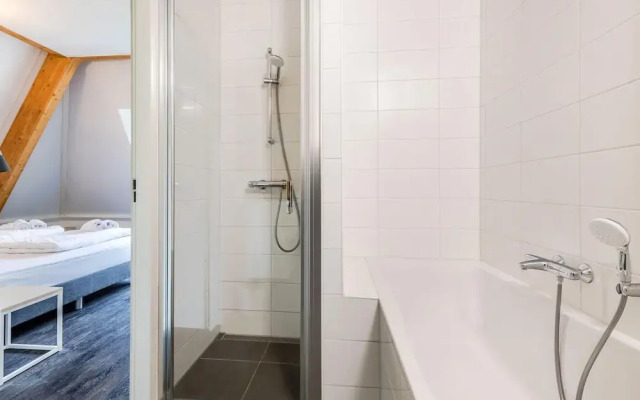 Restyled Villa With Sauna, 1km From the Beach