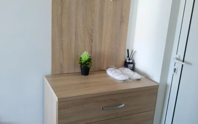 Top Center Nice View Studio