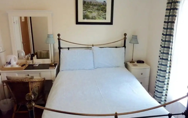 Derrin Guest House