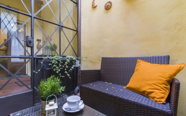 Florence Ariento Romantic Apartment