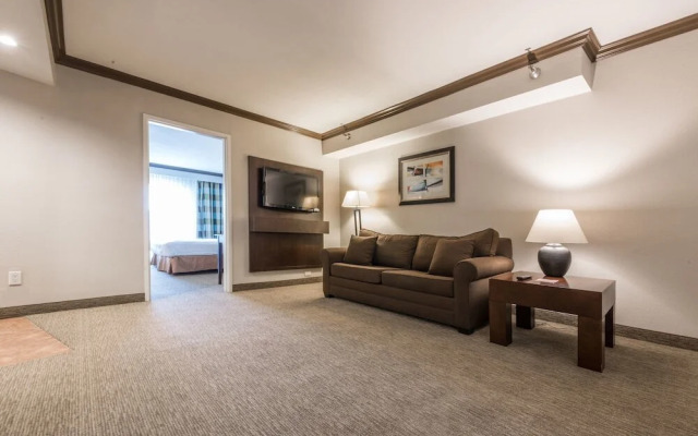 Radisson Suites Covina