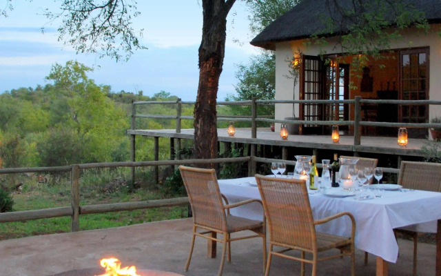 Mbizi Bush Lodge