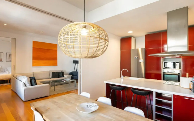 Apartamento de Tres Habitaciones con Terraza 21B