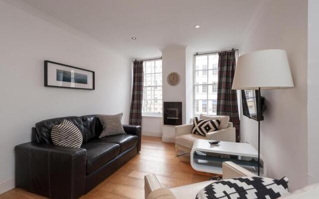 3 New Assembly Close - Royal Mile