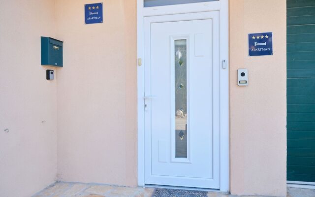 Seaview Apartment Kia by Litto