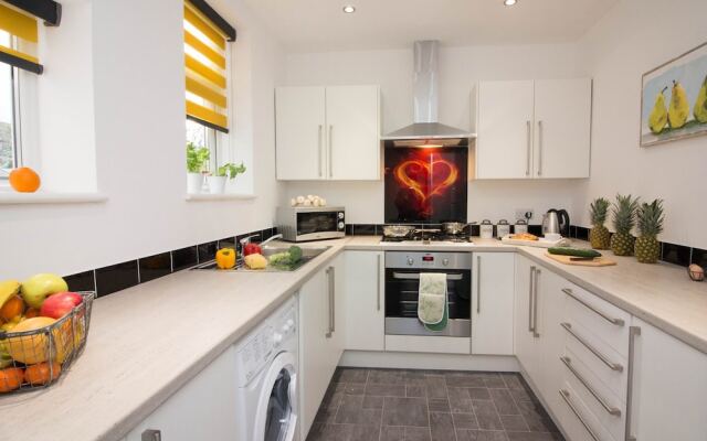 Newly Refurbished 3 Bedroom House