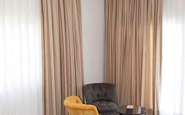 Saranda Teras Pansiyon