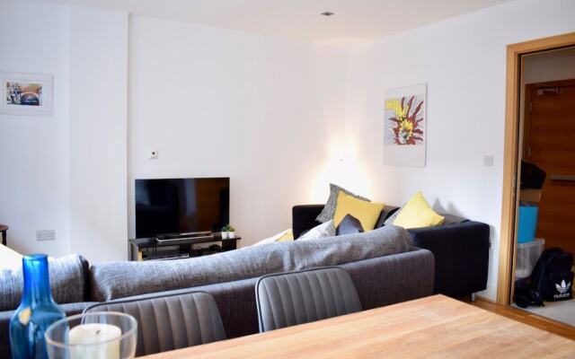 1 Bedroom Modern Flat in Central Edinburgh