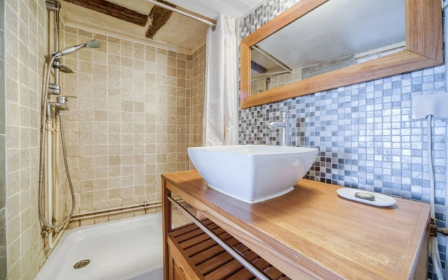 Lovely Central Apartment for 2 Guests!