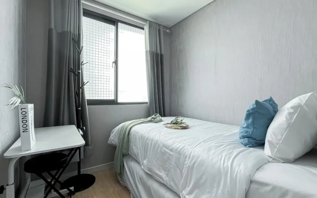 Nice and Comfortable 2BR Apartment at Daan Mogot City
