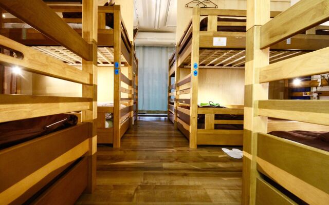 Osaka Guesthouse HIVE