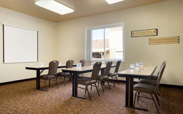 Oak Tree Inn Gillette