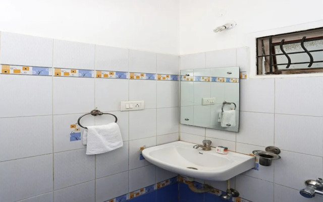 OYO 8932 Delight Inn Gachibowli