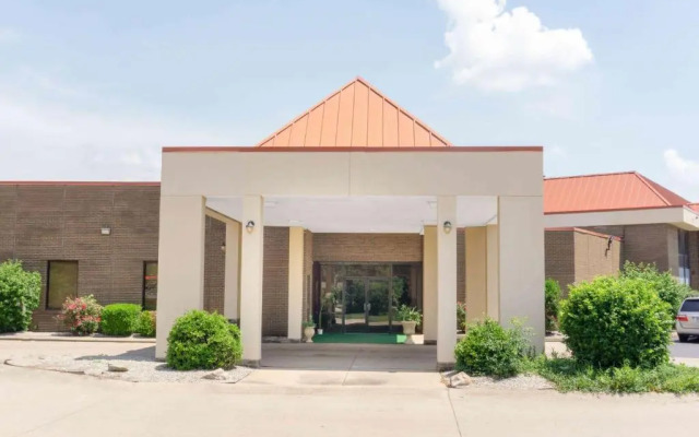 Super 8 - Harrison OH