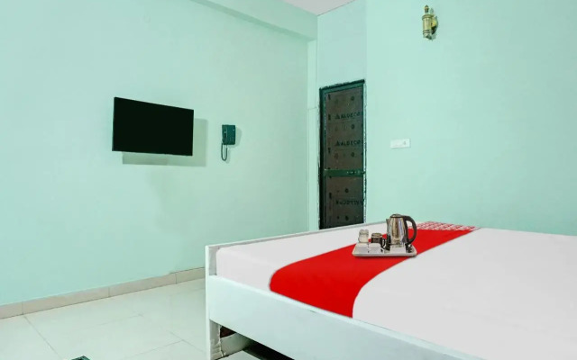 Oyo 703347 Ab Hotel