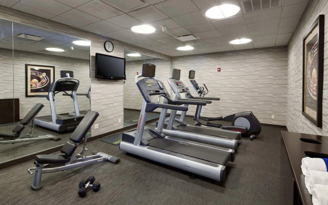 Courtyard by Marriott Hamilton