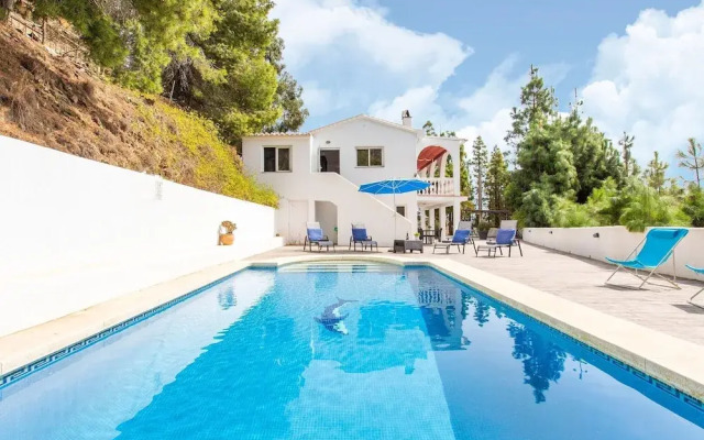 Gorgeous Villa With Private Swimming Pool in Algarrobo-costa