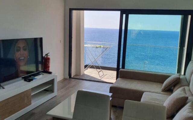 Apartamento T2-5m Aeroporto CR7