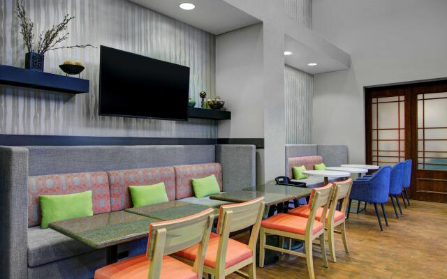 Hampton Inn & Suites Syracuse Dewitt