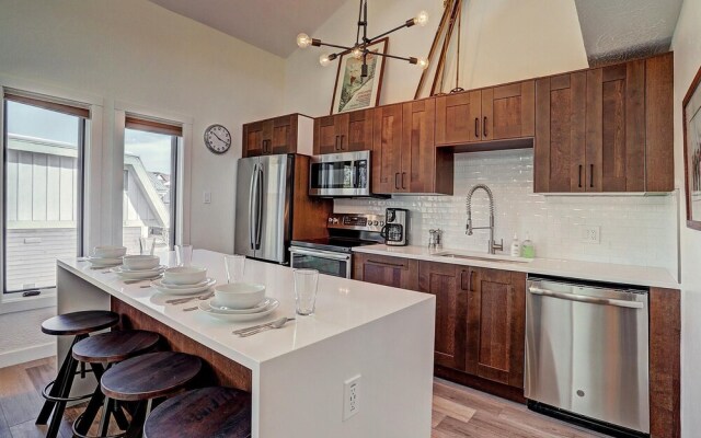 Lances West 13 1 Bedroom Condo by RedAwning