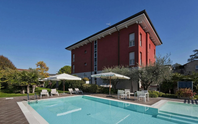 Vialeromadodici Rooms & Apartments
