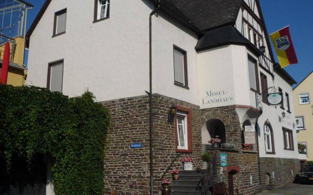 Mosel-Landhaus am Moselufer